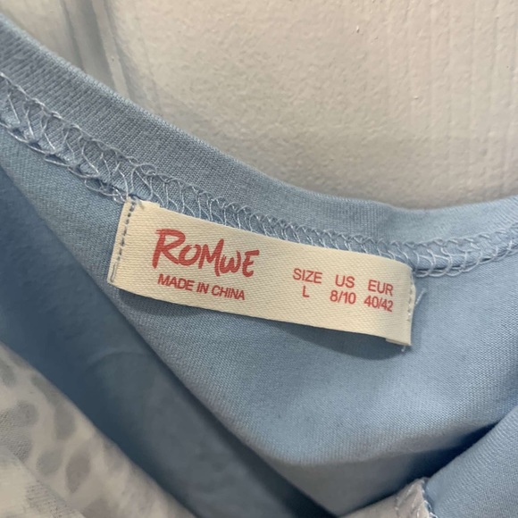 Split Pattern Cropped Tank Top - Picture 3 of 3